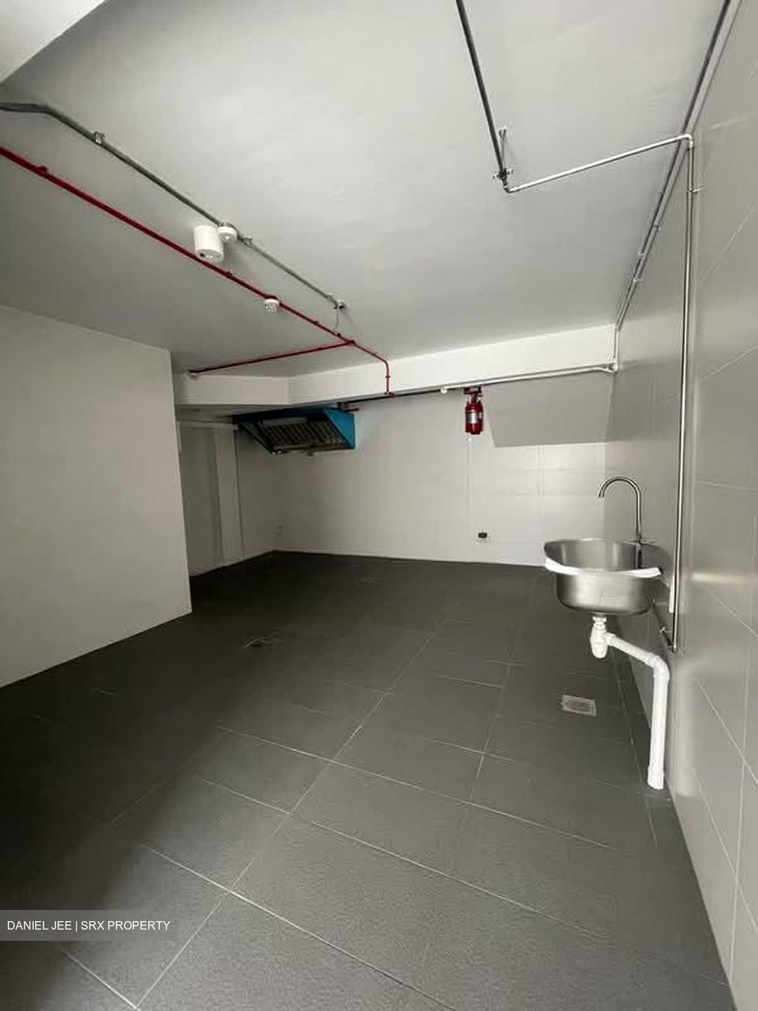 Sims Avenue (D14), Retail #531647631